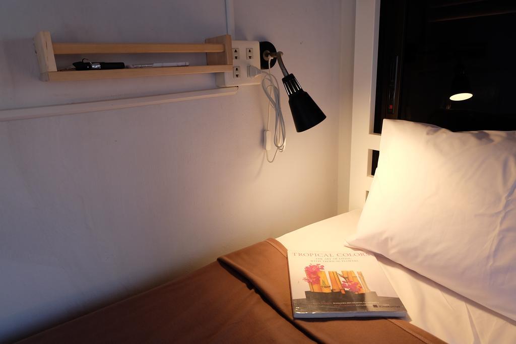 Tiny Hostel Bangkok Rum bild